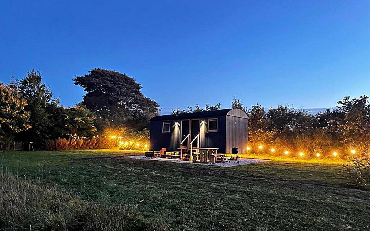 Vila Luxury Shepherd Hut In The Peak District Bakewell Exteriér fotografie