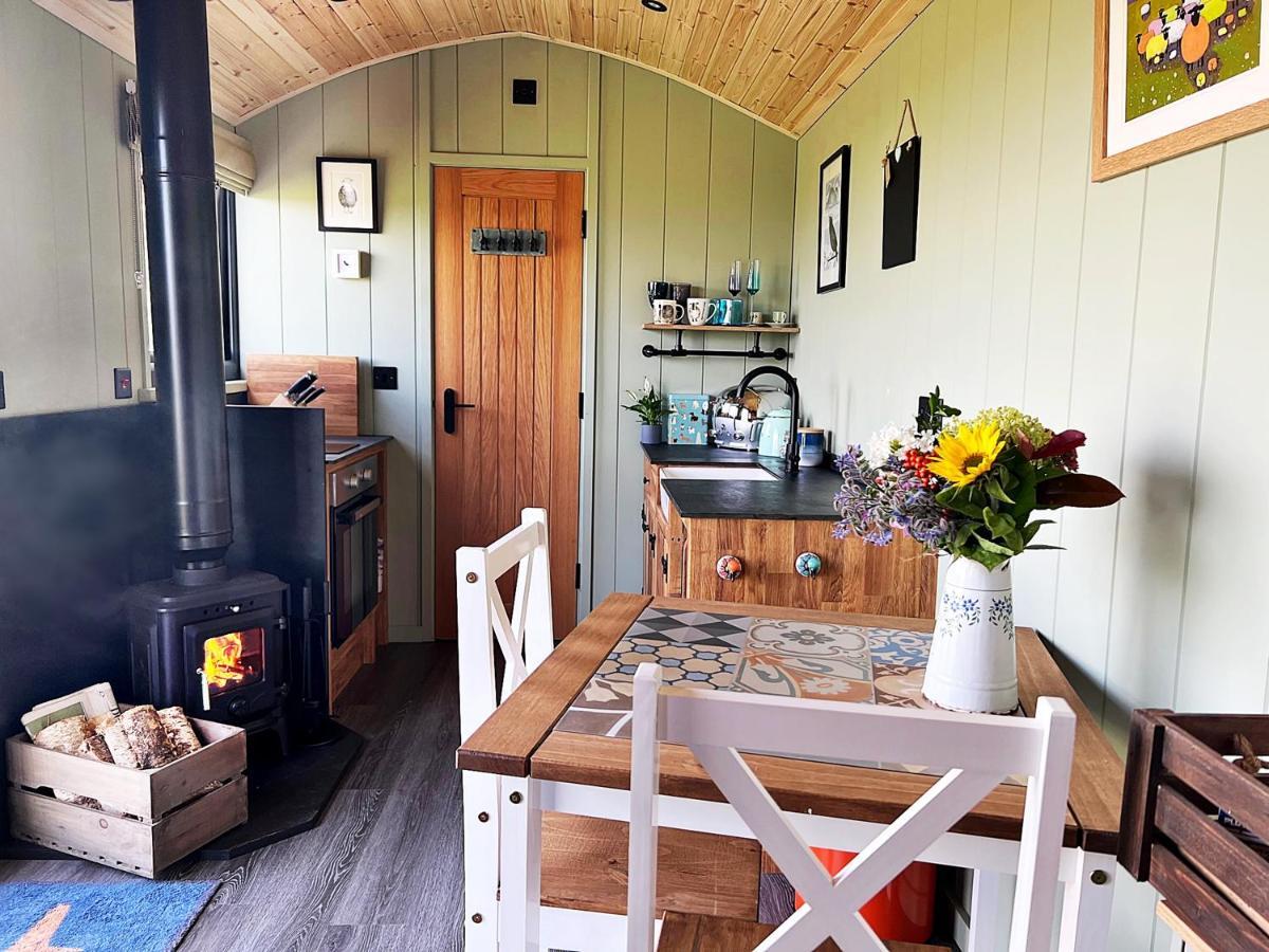 Luxury Shepherd Hut In The Peak District Bakewell Exteriér fotografie