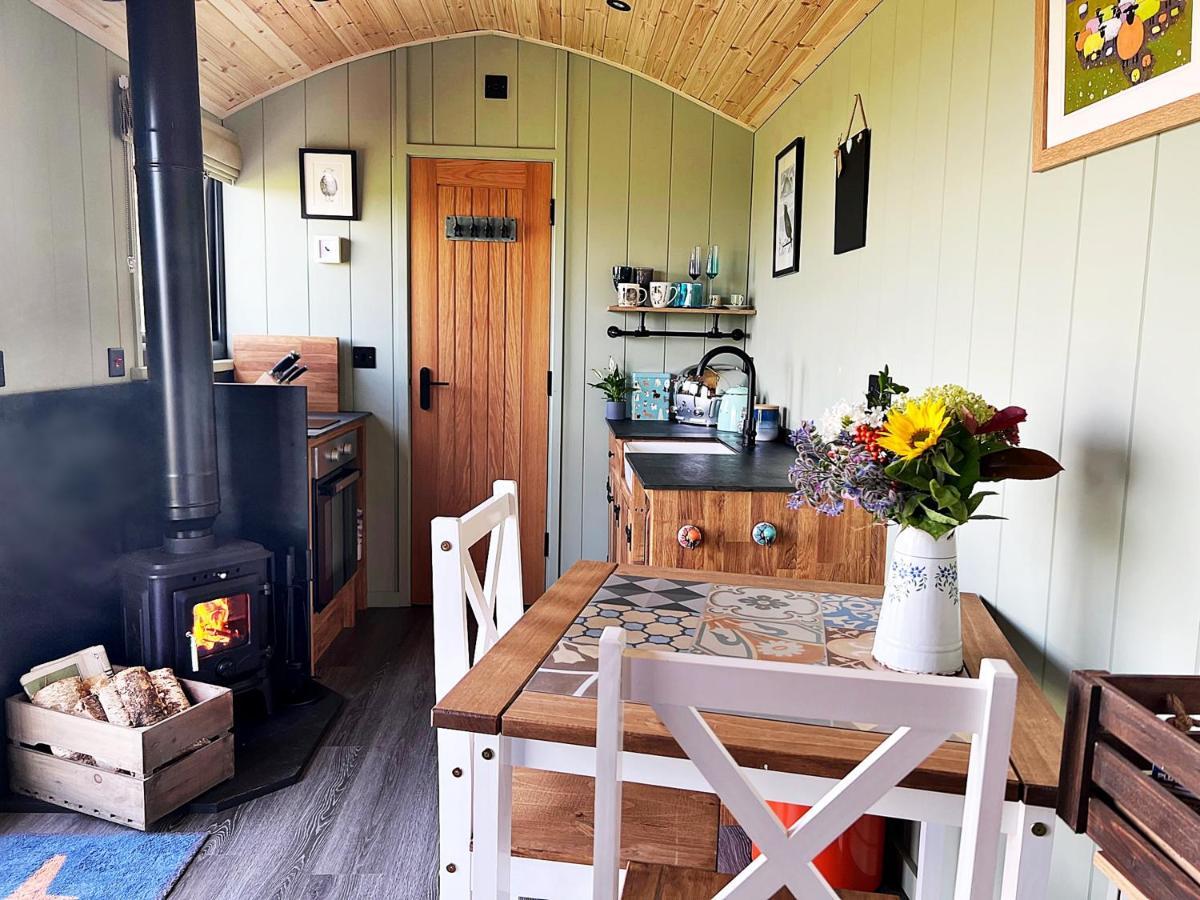 Vila Luxury Shepherd Hut In The Peak District Bakewell Exteriér fotografie